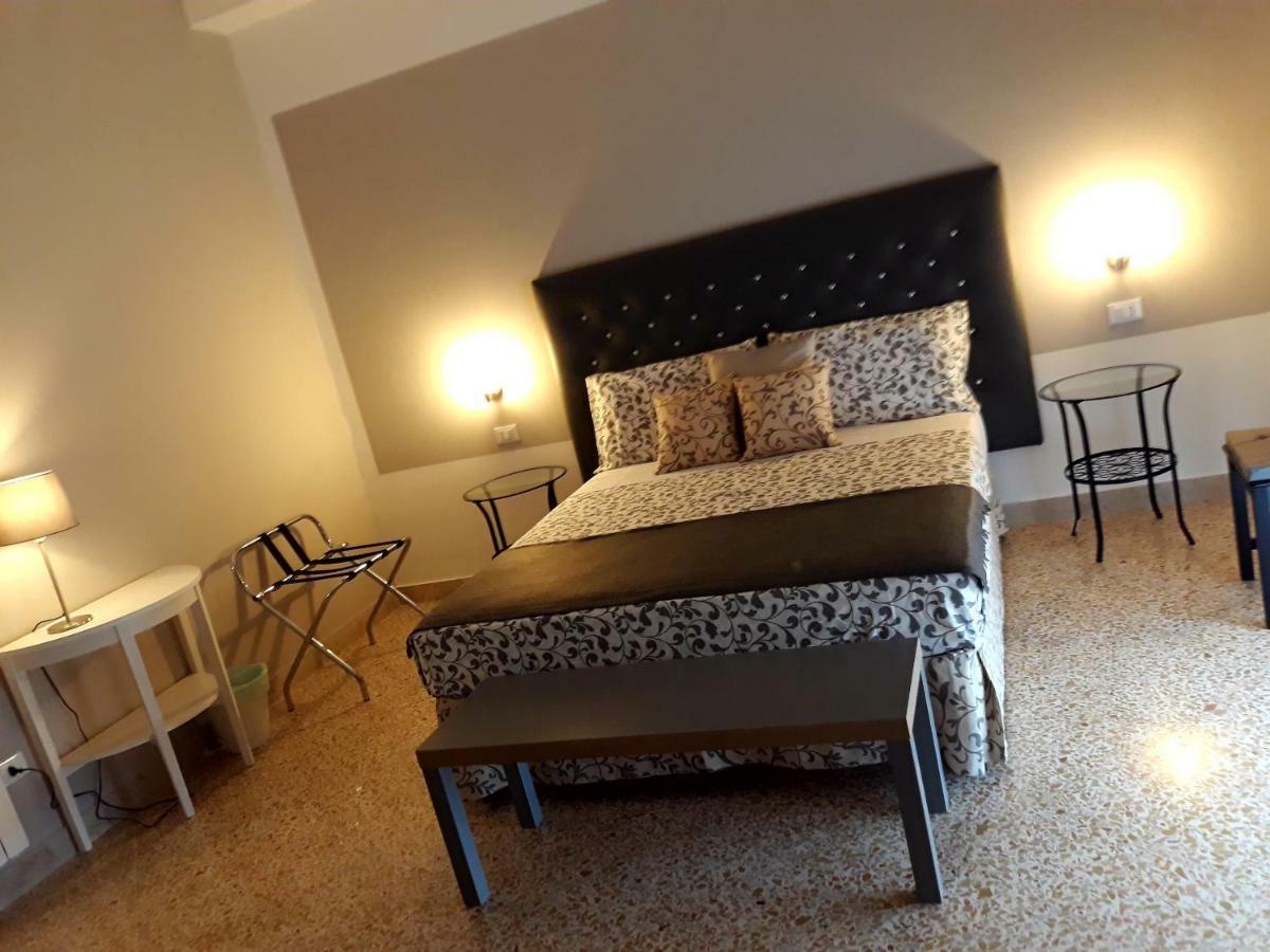 5 Cupole Appartement Palermo Buitenkant foto